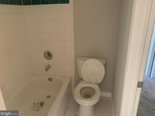 27 Wood St, West Deptford NJ  08066-1444 exterior