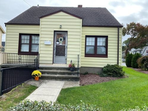 151 Summit St, Bridgeport, CT 06606-4840