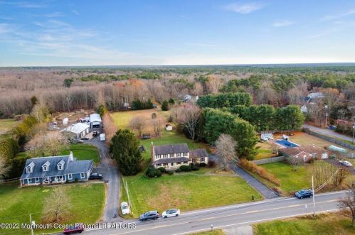 220 Long Swamp Rd, Plumsted Township NJ  08533-2028 exterior