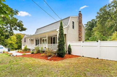 233 Sisson Rd, Coventry, RI 02827-1735
