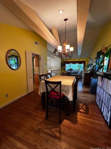 11 Camelot Dr, Norwalk CT 06850-2413 exterior