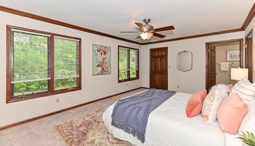 12427 Golf Dr, Thiensville WI  53092-2462 exterior