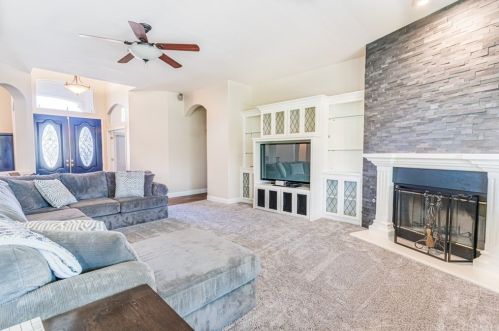 13201 Providence Pl, Bakersfield, CA 93314-6540