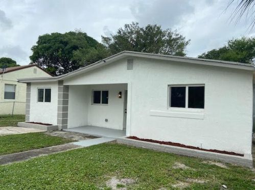 708 5th St, West Palm Beach FL  33401-4145 exterior