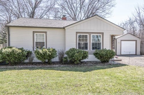 17525 Elmwood Rd, Waukesha, WI 53146-1510