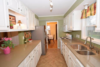 1320 Apple Tree Ln, Brookfield WI  53005-6869 exterior