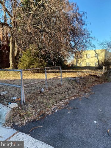 4908 A St, Washington DC  20003-1521 exterior