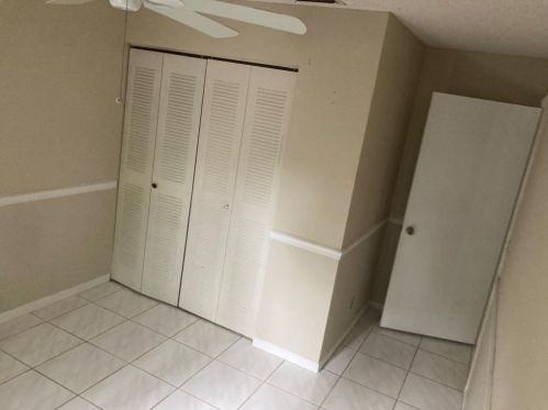 5693 Boynton Bay Cir, Boynton Beach FL  33437-2639 exterior