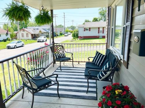 1517 19th Ave, Beaver Falls, PA 15010-5357