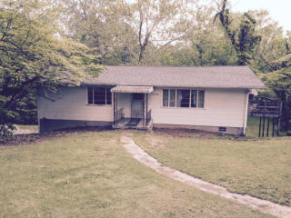 2838 White Oak Ln, Knoxville, TN 37917-1509