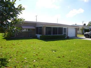305 Stanley Ave, West Frost Proof, FL 33843-9748