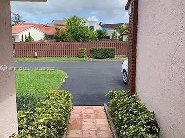 17432 63rd Ct, Hialeah FL  33015-4485 exterior