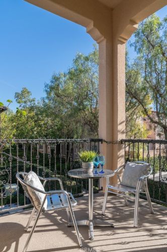 238 Overbrook, Irvine, CA 92620-2169