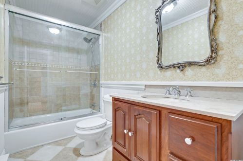 15 Frost Valley Rd, Mount Sinai NY  11766-1401 exterior