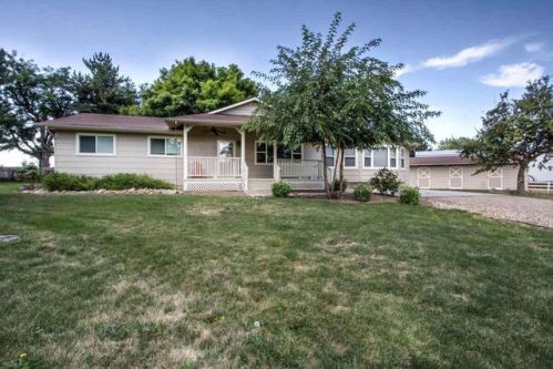 3175 Model Farm Dr, Meridian, ID 83642-6533