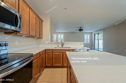 1377 Chestnut Ln, Gilbert AZ  85298-6844 exterior