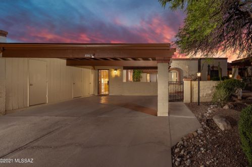 2725 Magnolia Ave, Tucson, AZ 85712-2110