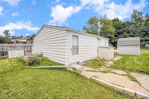 352 Park Ave, Valpo IN  46383-4645 exterior