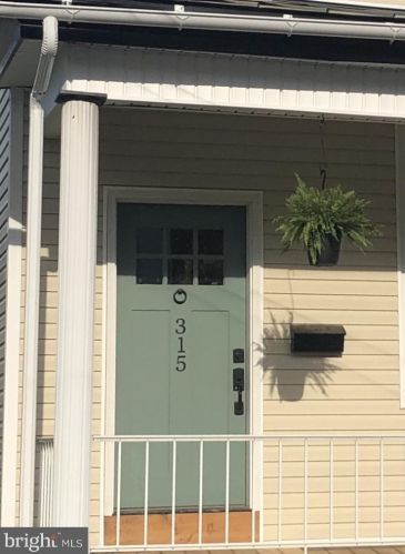 315 Main St, Shoemakersville, PA 19555-1411