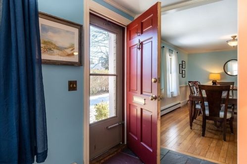 57 Mill Rd, Falmouth, MA 02540-2673