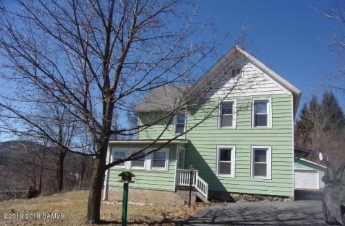 77 Wayne Ave, Ticonderoga, NY 12883-1029