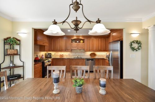 16 Galway Dr, Hazlet NJ  07730-1112 exterior
