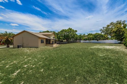 2354 Grove Ridge Dr, Palm Harbor, FL 34683-3217