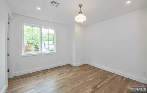 358 Northern Pkwy, Ridgewood NJ  07450-2621 exterior