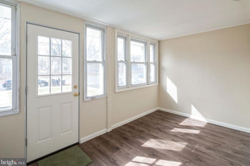 6557 Chestnut Ave, Camden, NJ 08109-2405