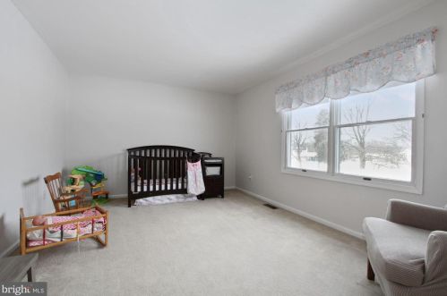 1199 Crestwood Dr, Pottstown PA 19464-2931 exterior