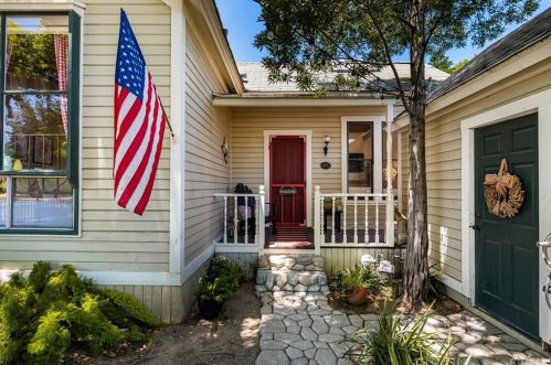 392 Olive St, Orange, CA 92866-1040