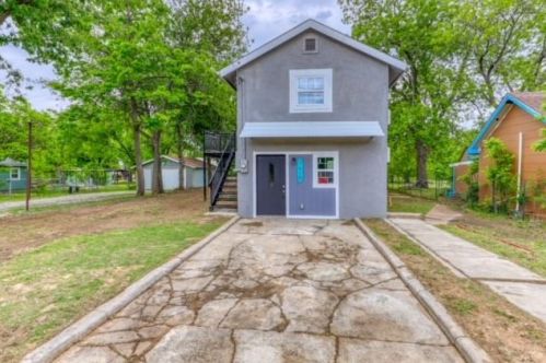 1612 Elm St, Weatherford, TX 76086-1726