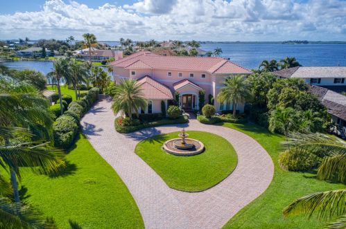 1985 Mooringline Dr, Vero Beach, FL 32963-3052