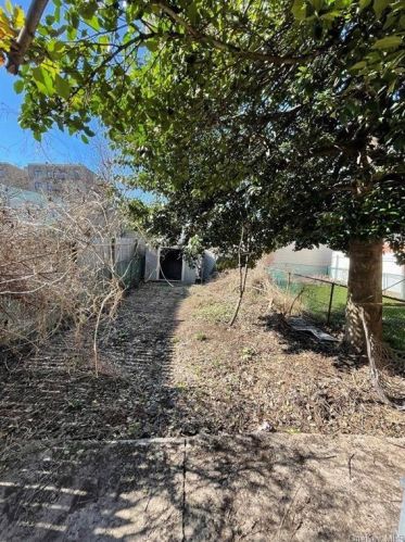 668 236 St, Bronx NY  10466-1718 exterior