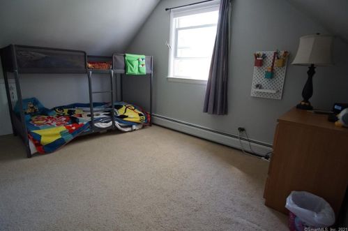 31 Willard Rd, Manchester CT  06042-3352 exterior