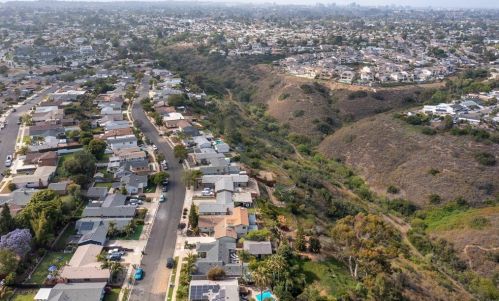 4223 Quapaw Ave, San Diego CA 92117-4525 exterior