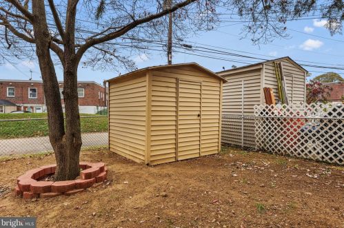 8522 Castor Ave, Philadelphia PA  19152-1208 exterior