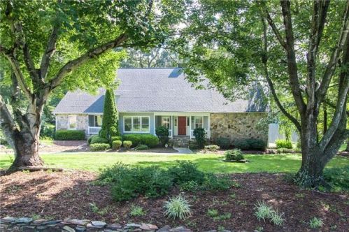 5307 Graycliff Dr, Greensboro, NC 27406-9758