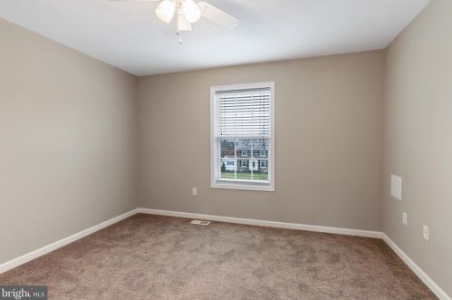 60 Silver Birch Dr, Lancaster PA  17602-7014 exterior