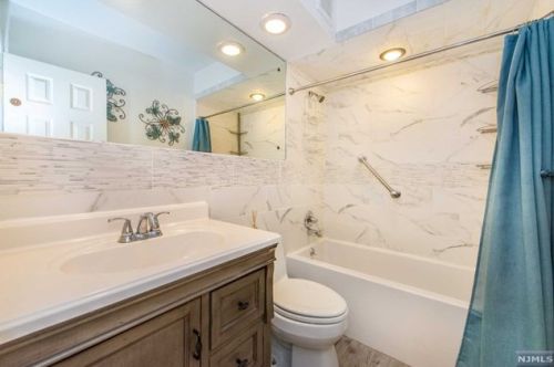 488 Lanza Ave, Outwater NJ  07026-2035 exterior