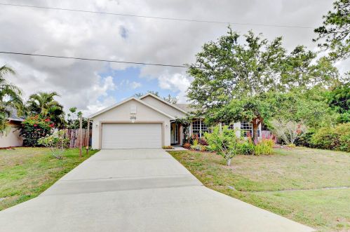 1134 Heather St, Fort Pierce, FL 34983-2454