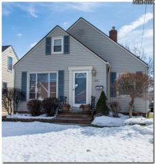 6015 Brownfield Dr, Cleveland, OH 44129-4001