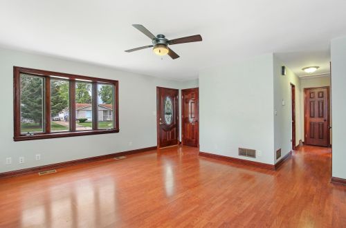 8555 20th Ave, Kenosha, WI 53143-6414