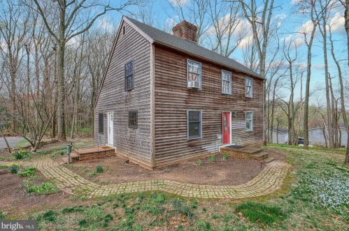 1994 Rockville Rd, Spring Grove, PA 17362-7431
