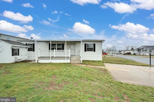 910 Dogwood St, Smithville PA  17560-9692 exterior