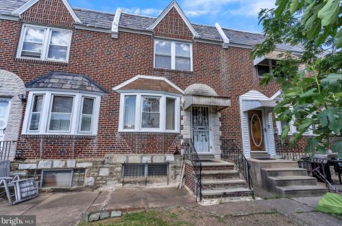 2249 Friendship St, Philadelphia, PA 19149-1326