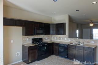 2809 Thompson Farm Ln, Yukon OK  73099-7911 exterior