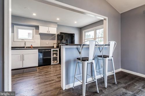 410 Crossfield Rd, Norristown PA 19406-2363 exterior