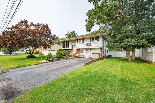 80 Jefferson Ave, Deer Park, NY 11729-2004