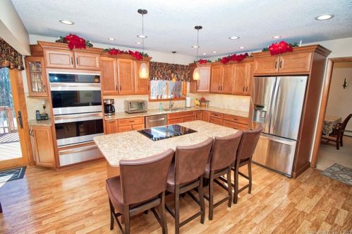 56 Woodbridge Ln, Litchfield, CT 06787-1051